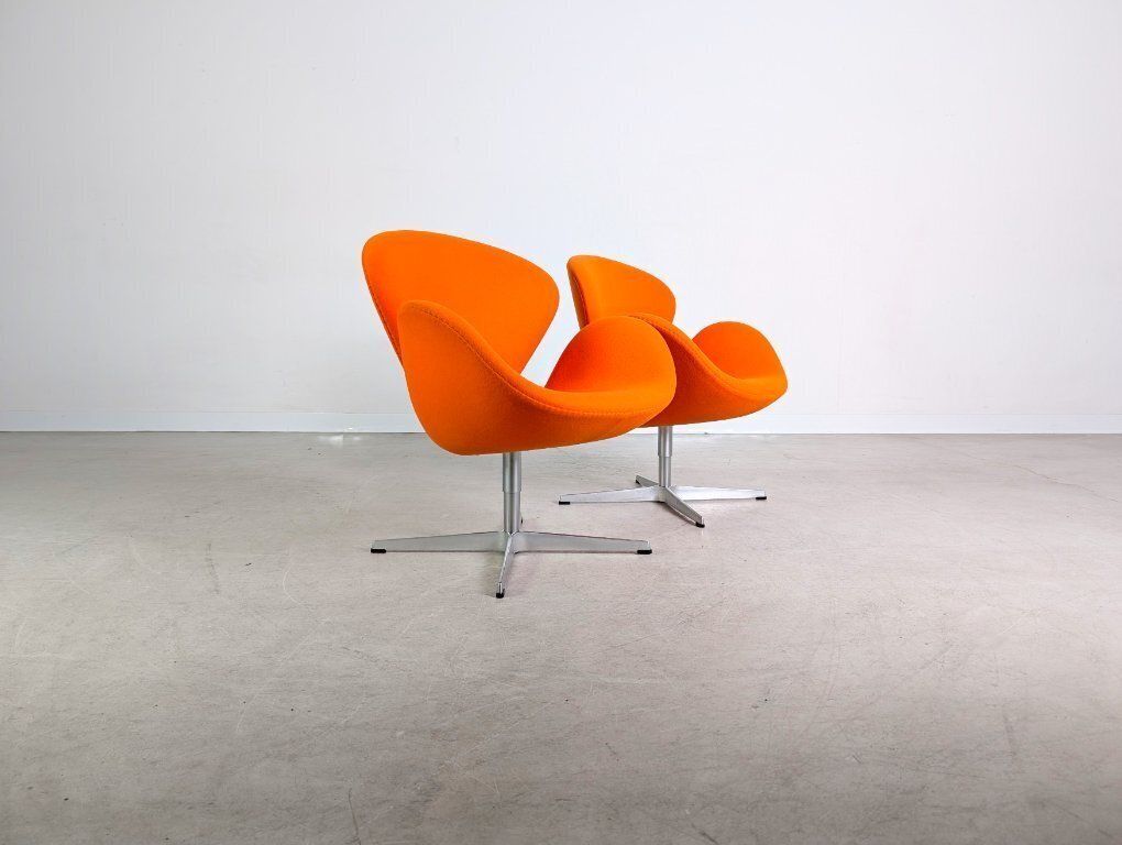 2x Original Fritz Hansen Swan Chair Arne Jacobsen Fabric Orange photo Furniture
