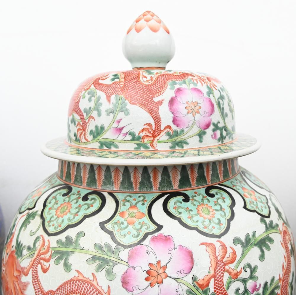 Chinese Qianlong Porcelain Lidded Dragon Vases Urns Pottery Ginger Jars photo vintage
