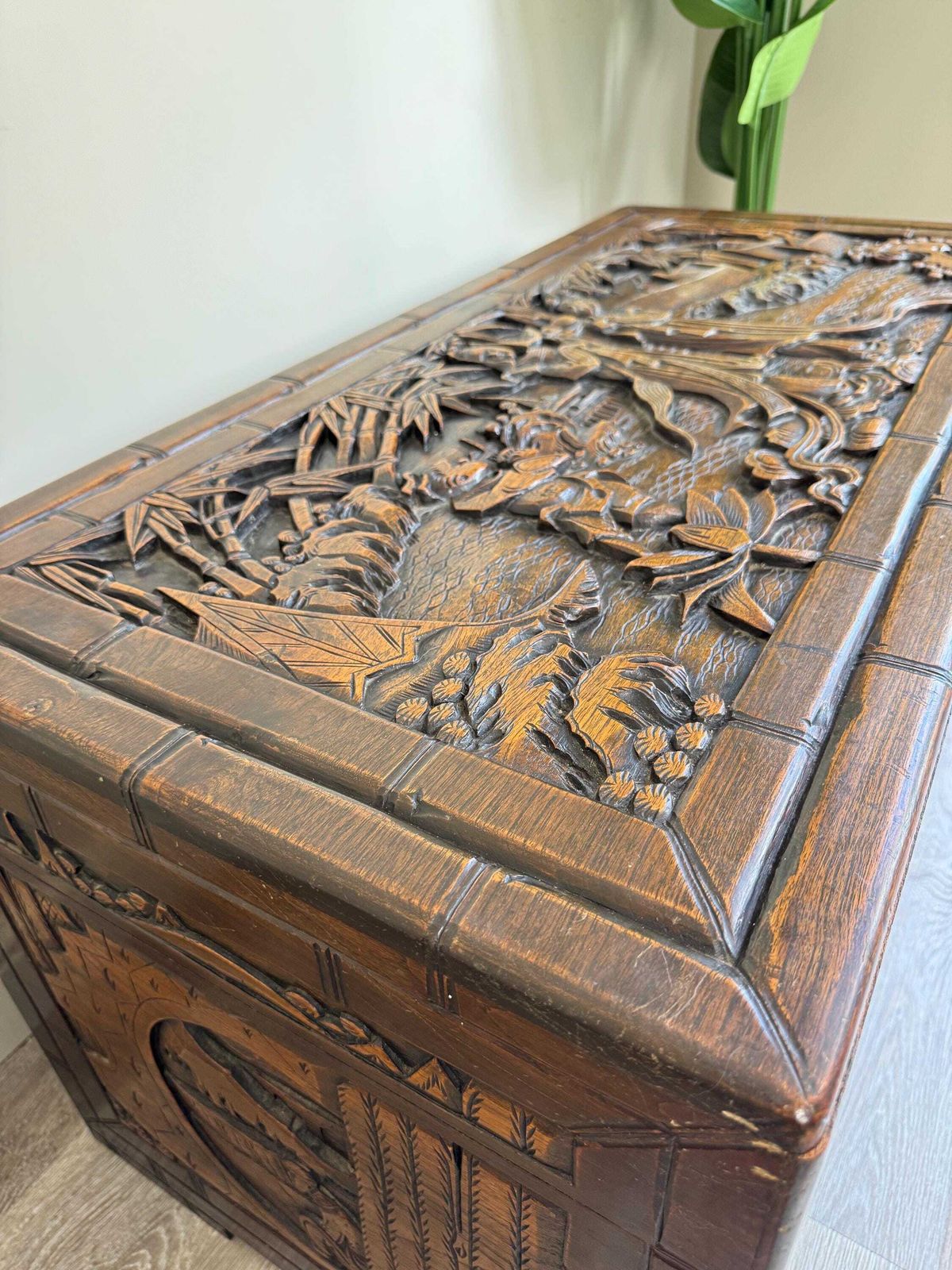 photo furniture Vintage Chinese Carved Oak Dark Wood Blanket Box Chest Coffer Camphor Chest.