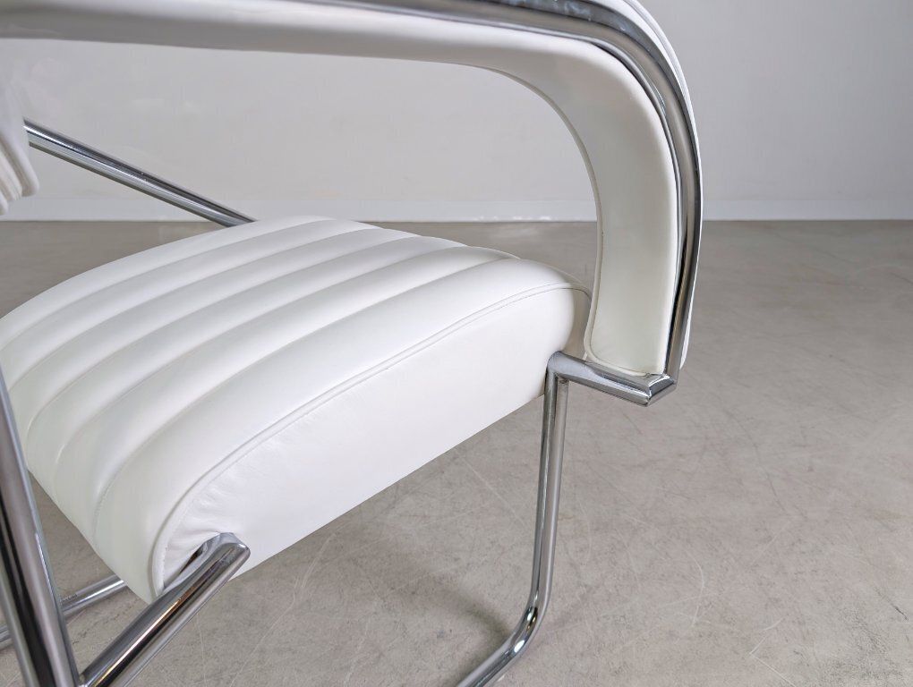 Furniture Eileen Gray Non Conformist Chair, White, Vereinigte Werkstätten Munich photo