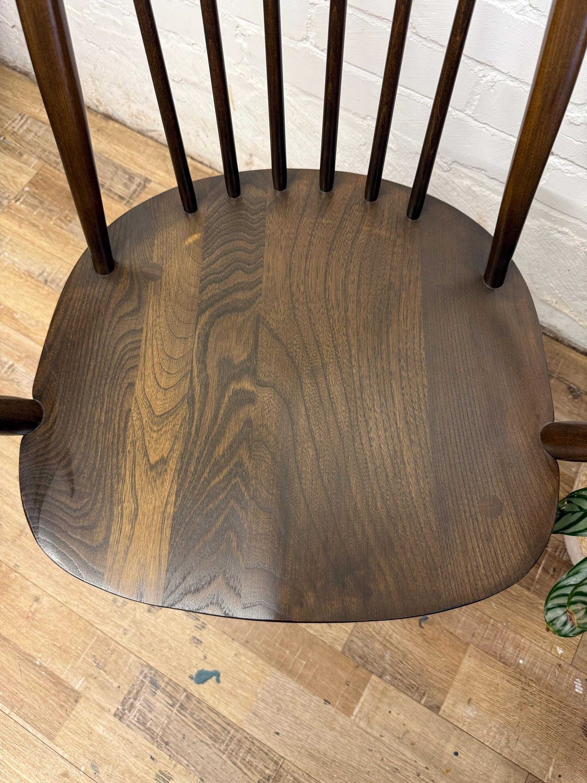 photo furniture Vintage Ercol 865a Armchair (Carver) – Elm & Beech – C.1985–1992