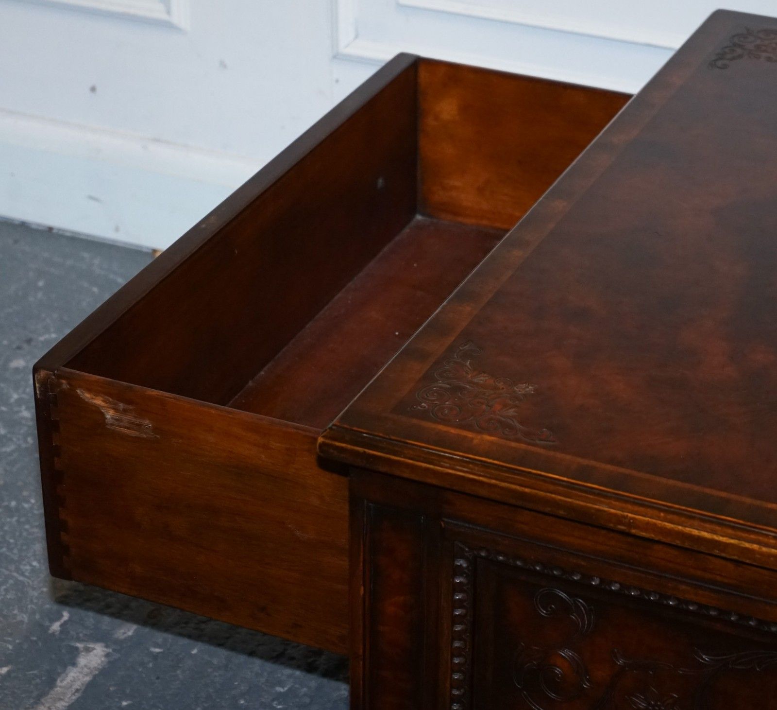 photo buy Stunning American Theodore Alexander Coffee Table Two Drawers & Butler Trays