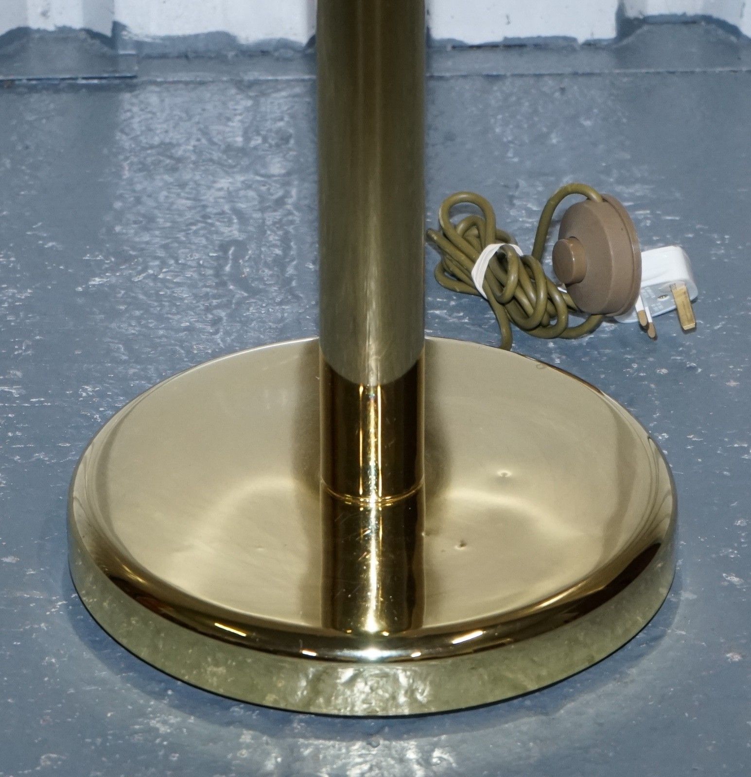 photo for sale Vintage Mid Centry Hollywood Regency Brass White Tulip Glass Floor Lamp