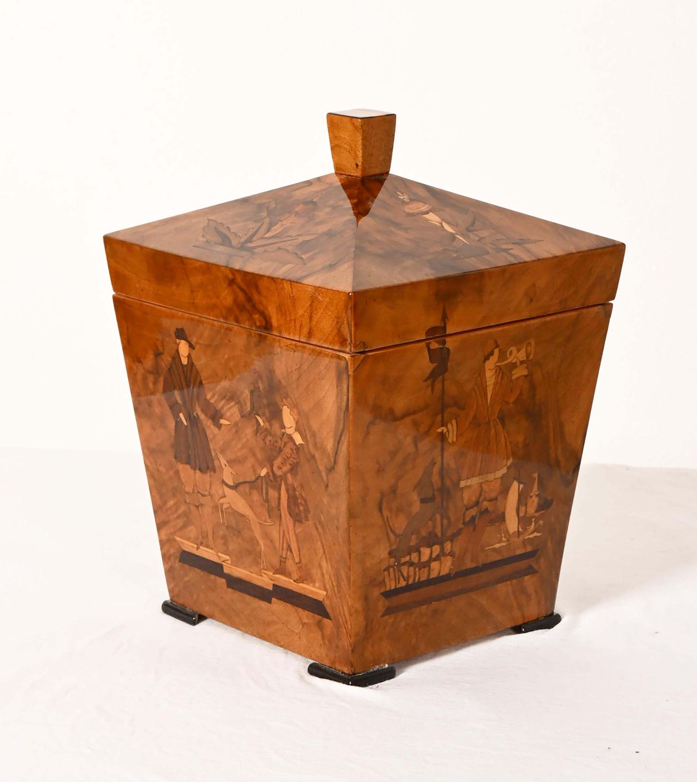 photo vintage Wooden Casket With Inlays Attributed To Dagobert Peche