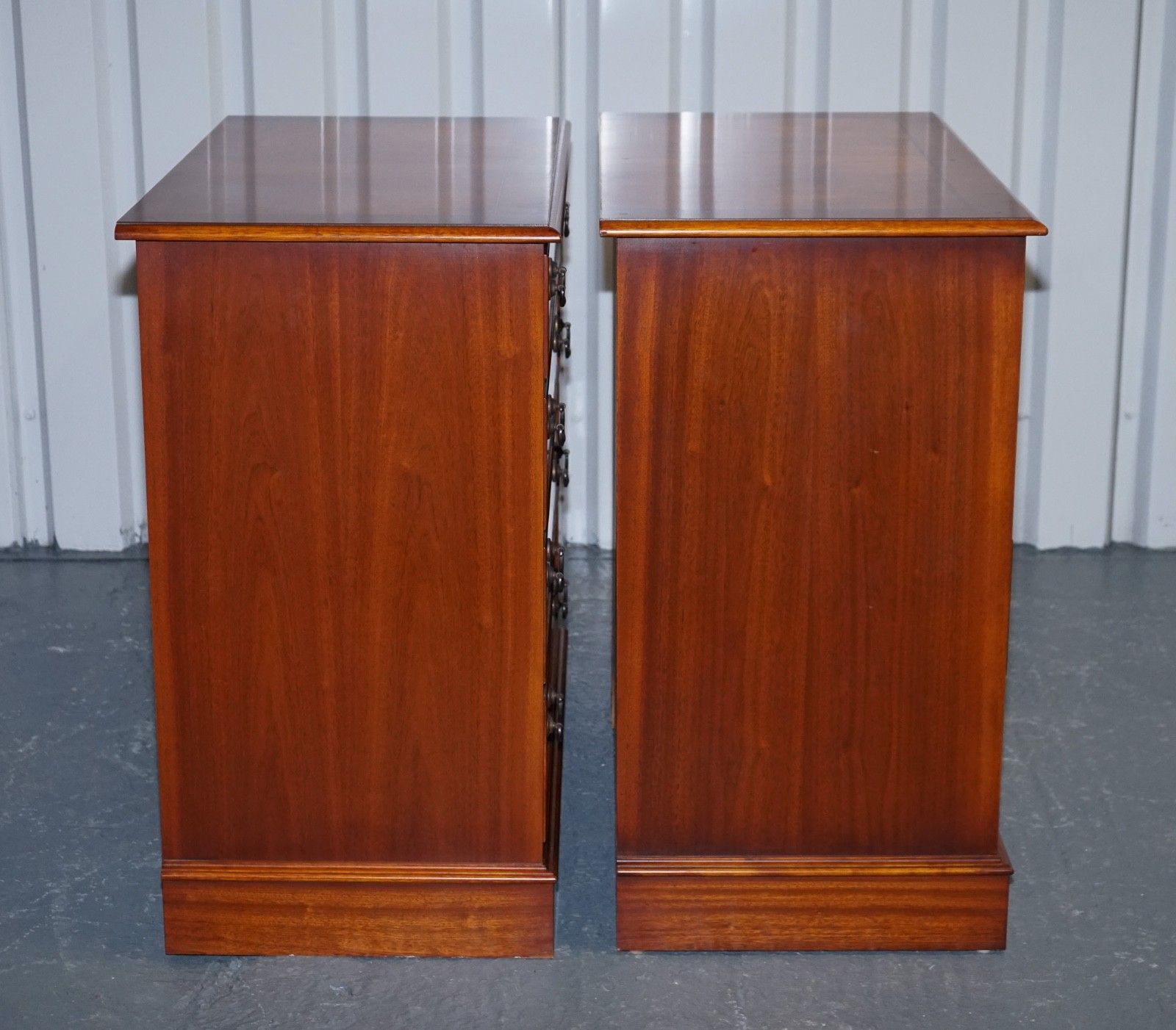 photo vintage Pair Of Large Edwardian Style Chest Of Drawers Made By Paul Smith Brighton (2/3)