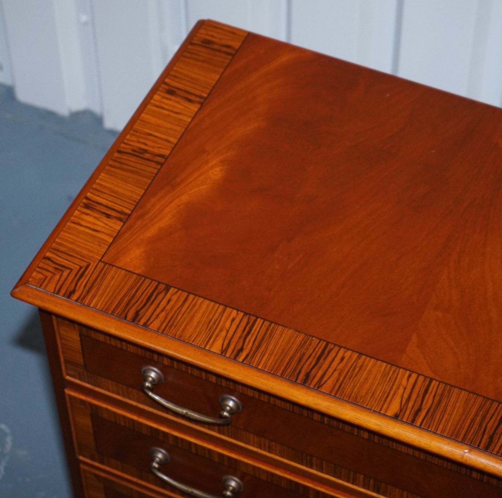 photo vintage Pair Of Large Edwardian Style Chest Of Drawers Made By Paul Smith Brighton (1/3)