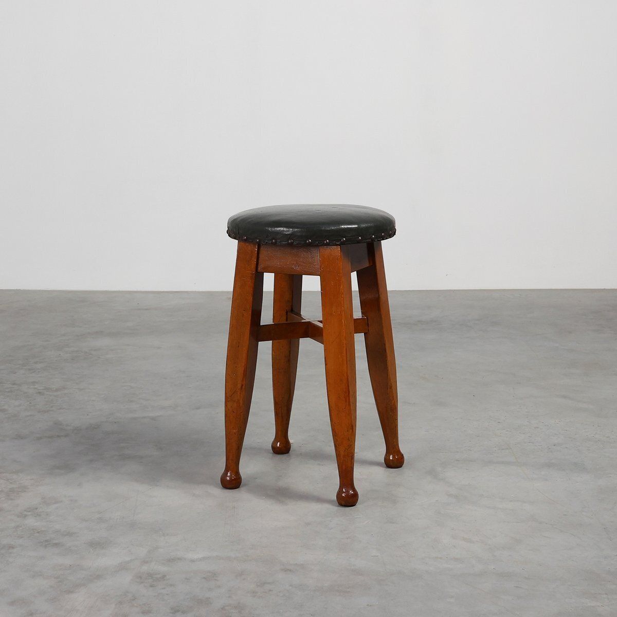 Early Art Deco Arts & Crafts Oak & Leather Stool, France, 1920s