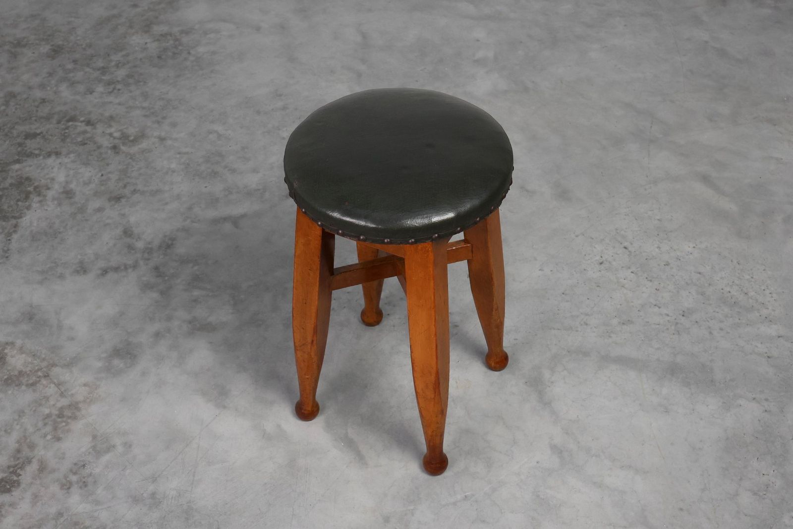 Early Art Deco Arts & Crafts Oak & Leather Stool, France, 1920s photo 1047.0