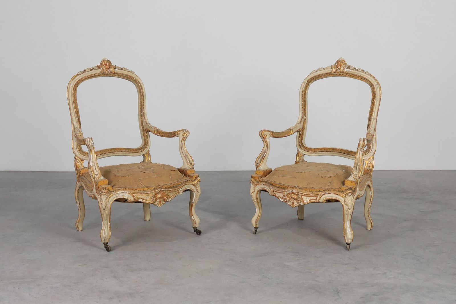 French Louis XV Suite In Carved Wood, Set Of 5 photo 10461.0