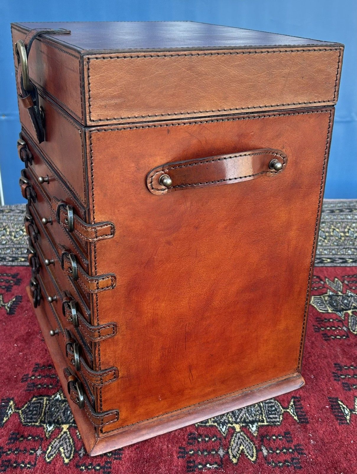 photo furniture Superb Quality Hand Crafted Antique Style Leather Campaign Jewellery Box
