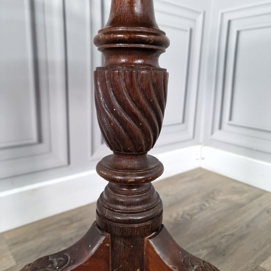photo furniture Antique Lamp Table Vintage Turned Wood Mahogany Side Wine Pedestal Plant Stand