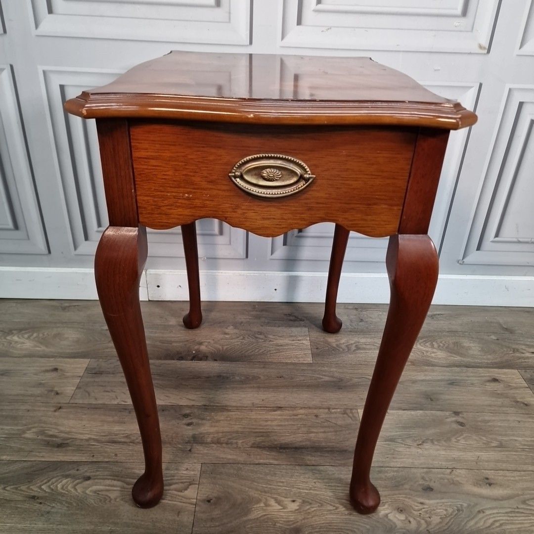 Vintage Side End Table Antique Queen Anne Style Mahogany Cabroile Legs Retro photo furniture