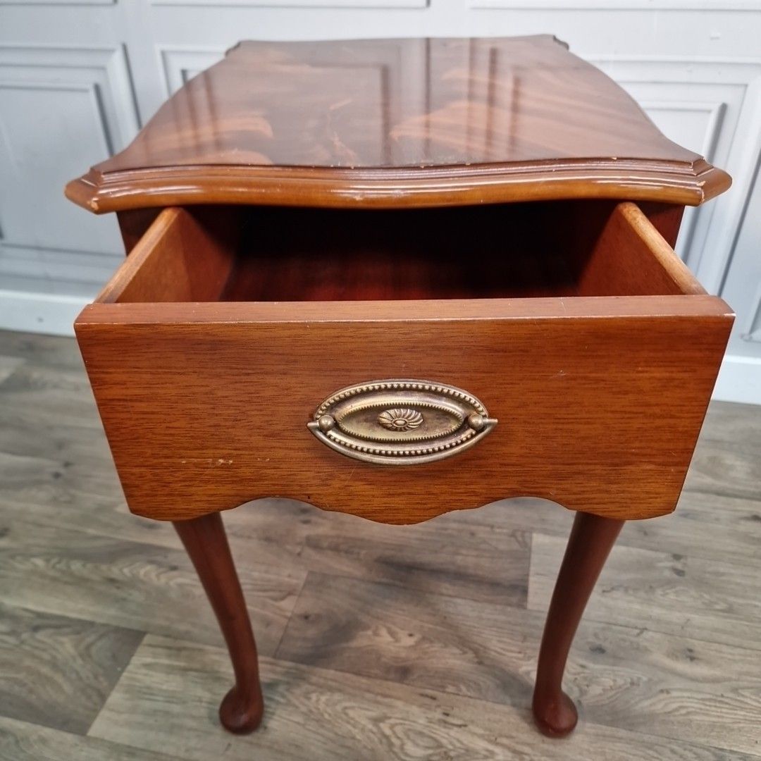 Vintage Side End Table Antique Queen Anne Style Mahogany Cabroile Legs Retro photo vintage