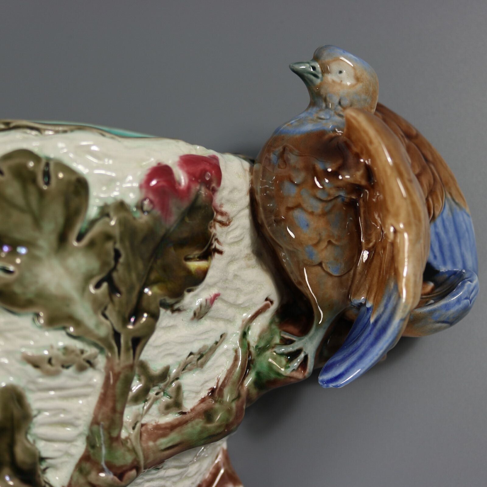 Wedgwood Majolica Bird On Nest Wall Pocket photo vinterior