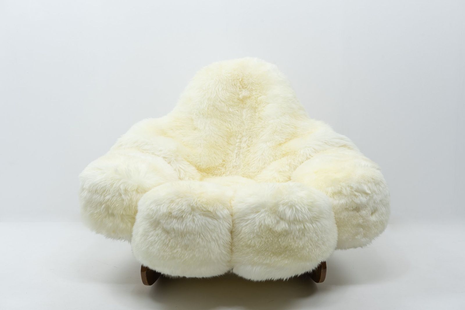photo vinterior Vintage Rocking Yeti Chair By Mario Scheichenbauer For Elam Italy 1960s