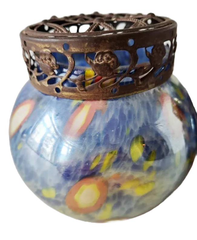 2 Bohemian Pique Fleurs In Splatter Glass, From The Art Déco Period photo Home Decor