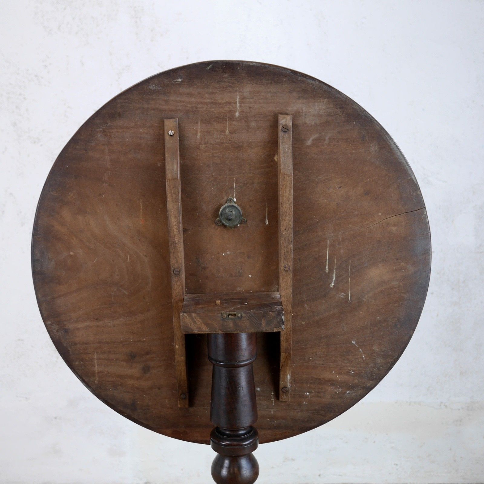 photo furniture Antique 18th Century Georgian Cuban Mahogany Tripod Tilt Top Table #103061
