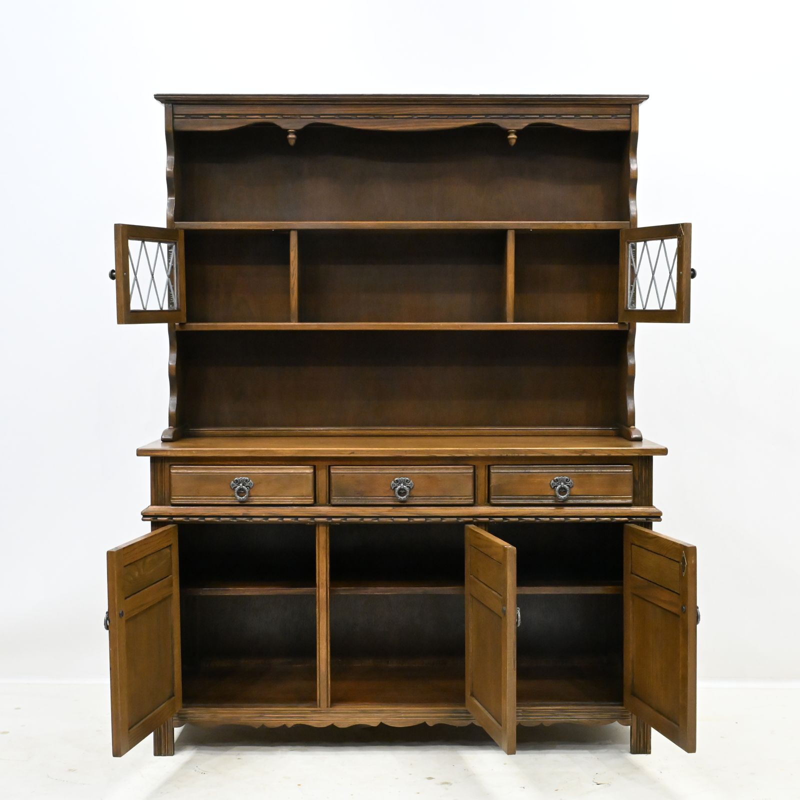 photo furniture Old Charm Oak Dresser In Light Oak Finish Tudor Style 4ft 6" W Free Uk* Delivery