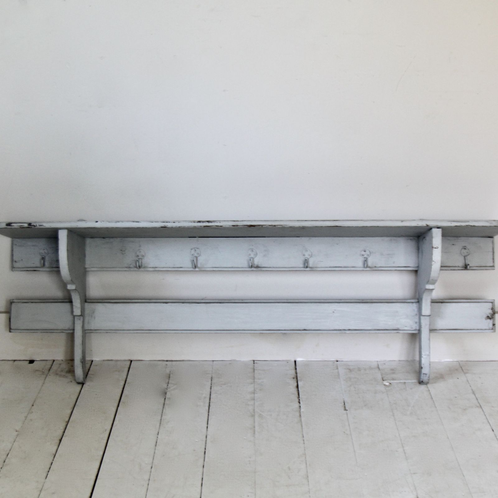 photo furniture Early 20th Century French Pine Painted Game Shelf