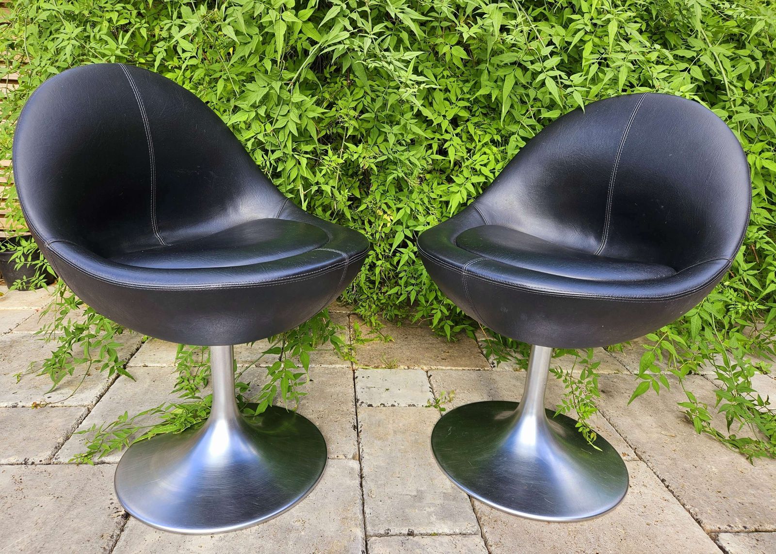 Pair Of Authentic, Labelled 'Venus' Tulip Chairs Designed By Börje Johanson photo for sale