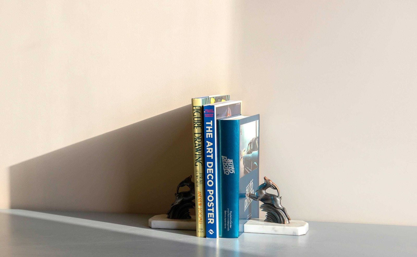 Franse Art Deco Gazelleboekensteun Op Marmeren Voet – Antiek Stel Antiloopboekensteuns photo buy