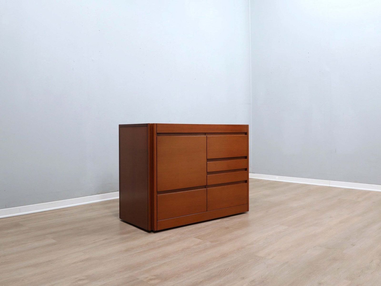 1970s Italian Walnut Angelo Mangiarotti 4d Series Cabinet Bar photo for sale