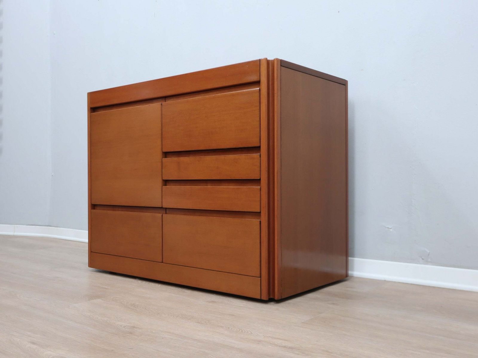 1970s Italian Walnut Angelo Mangiarotti 4d Series Cabinet Bar photo vinterior