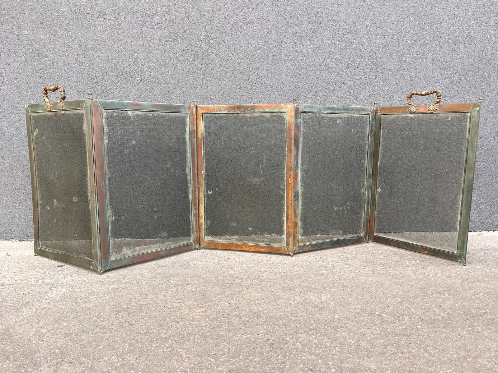 photo vintage French 19th Brass Fireplace Screen 70 X 20 Inches, Antique Napoleon 3rd Copper Fire Screen 1880's