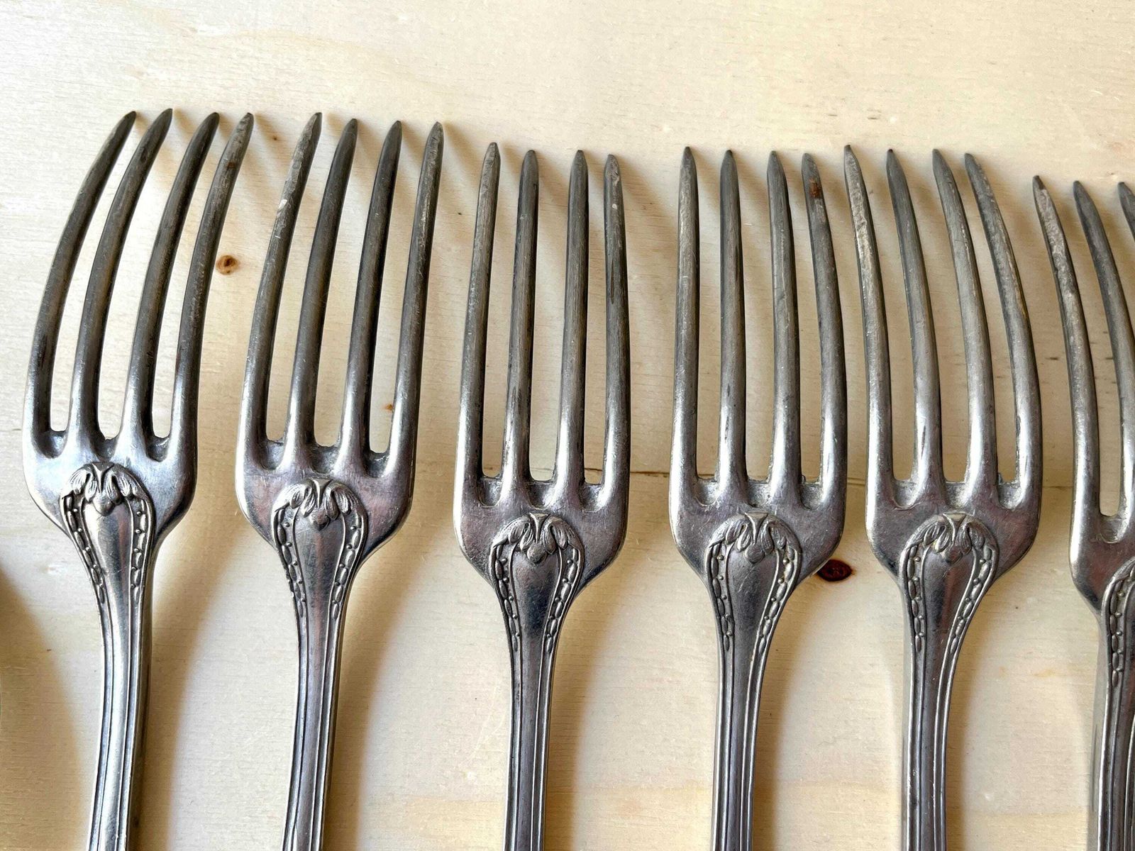 French Antique 23 Pieces Cutlery Set In Silver Metal 1940s, Antique Forks And Soup Spoons Tableware photo vinterior