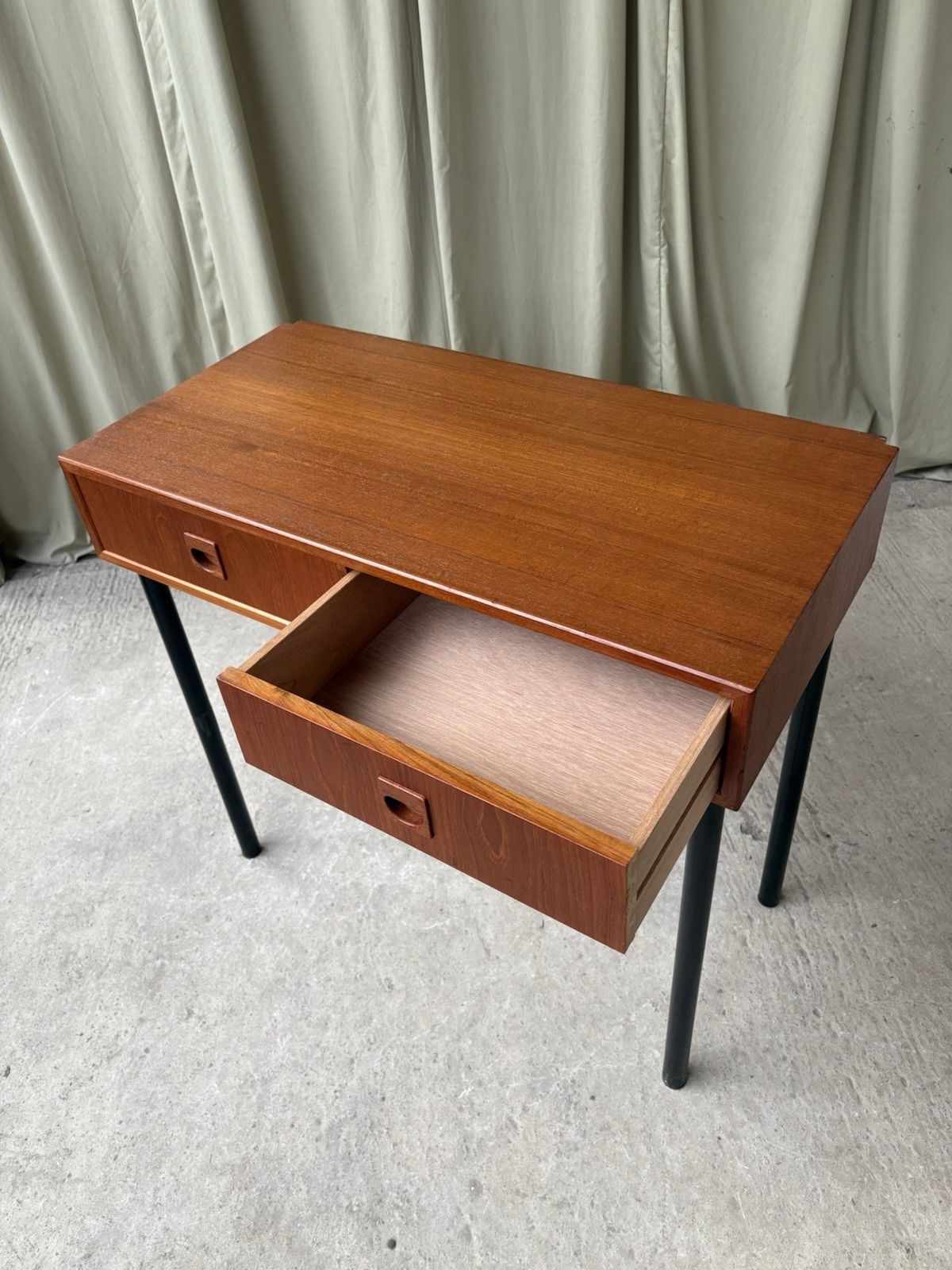 photo vintage Vtg Mid Century Danish Cado Compact Desk Console Side Table Chest Drawers R1103