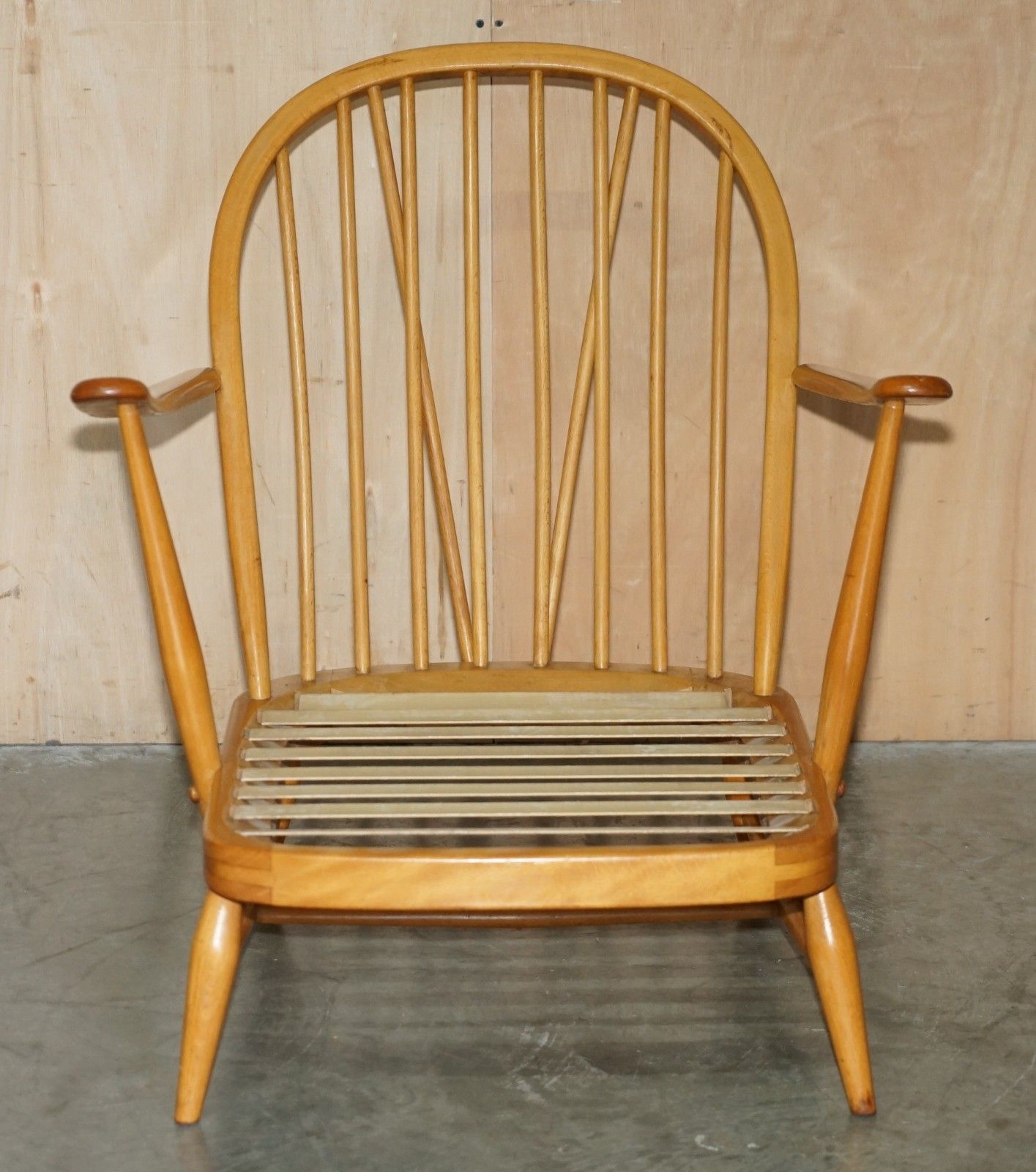 photo buy Pair Of Sublime Condition Ercol Windsor 203 Blonde Wood Armchairs Part Of Suite
