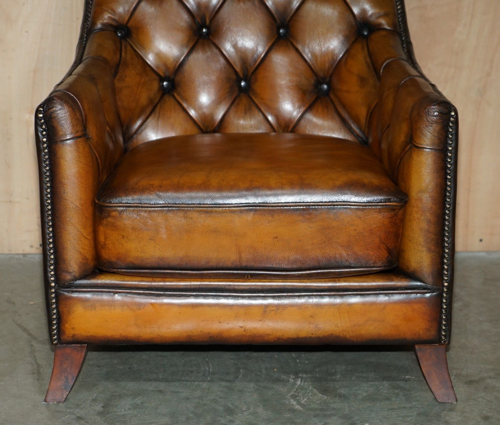 photo furniture Fully Restored Cigar Brown Leather Chesterfield Tufted Library Armchair