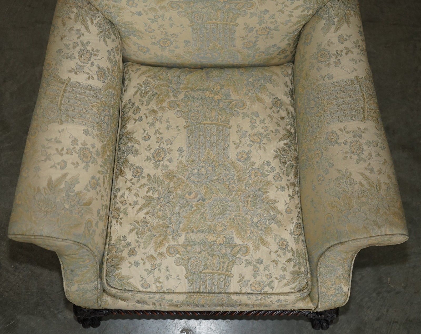 Exquisite Antique Victorian Lion's Hairy Paw Feet Show Framed Mahogany Armchair photo vinterior