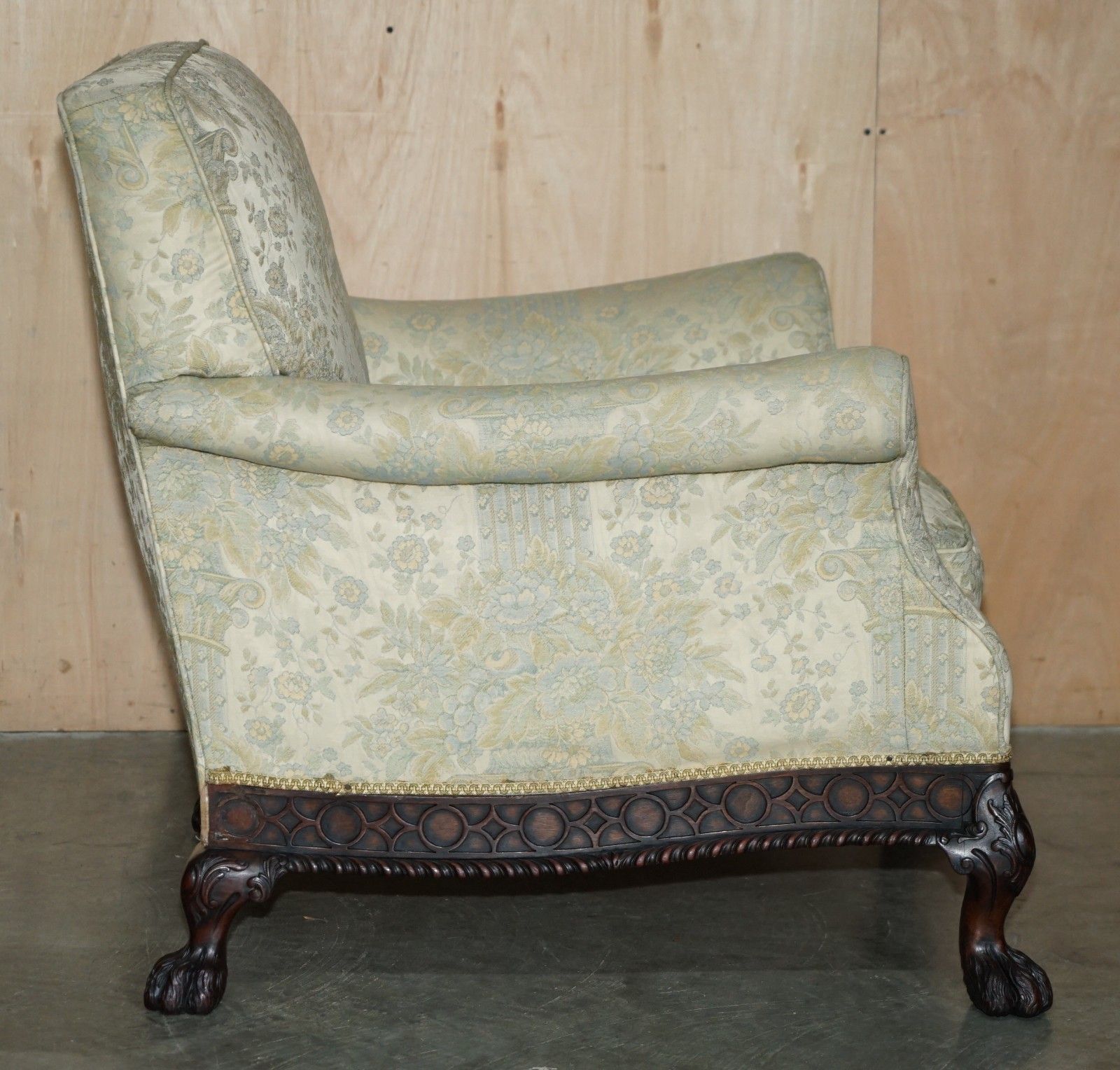 3950.0 Exquisite Antique Victorian Lion's Hairy Paw Feet Show Framed Mahogany Armchair photo