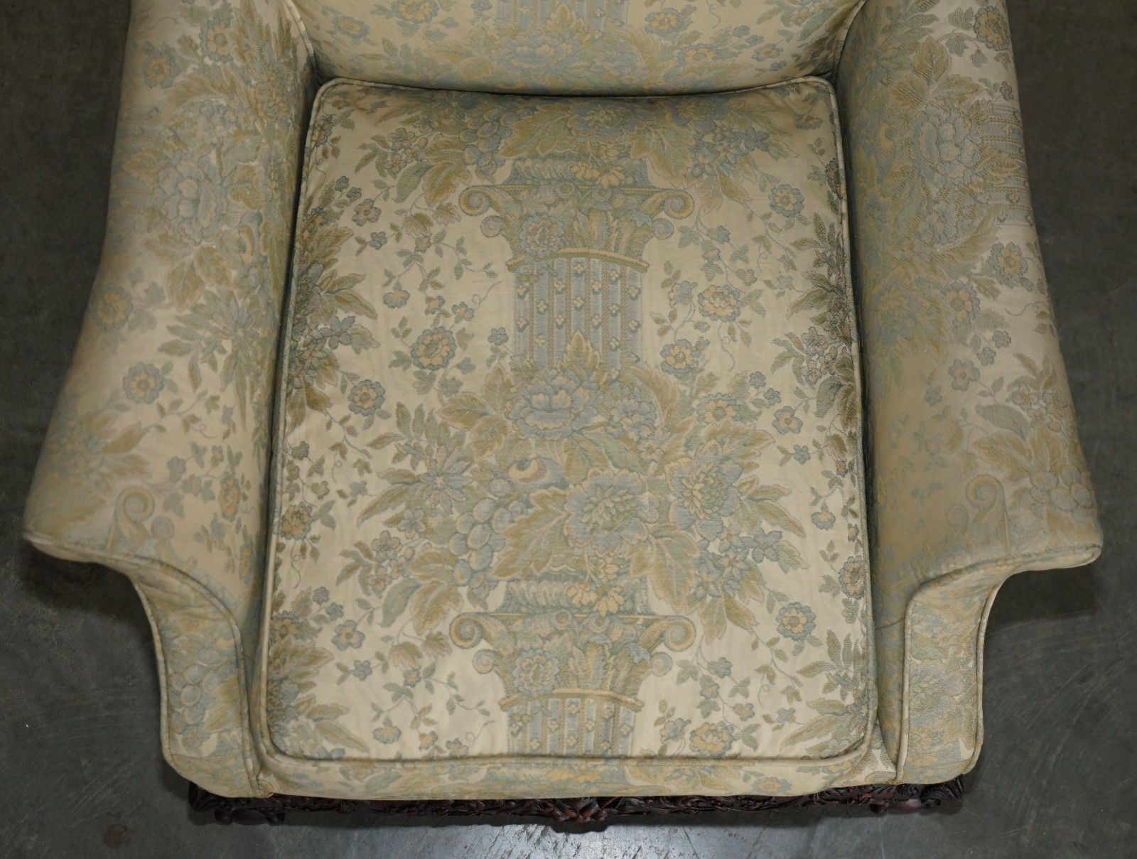 Sublime Antique Victorian Carved Claw & Ball Feet Show Framed Mahogany Armchair photo 3950.0