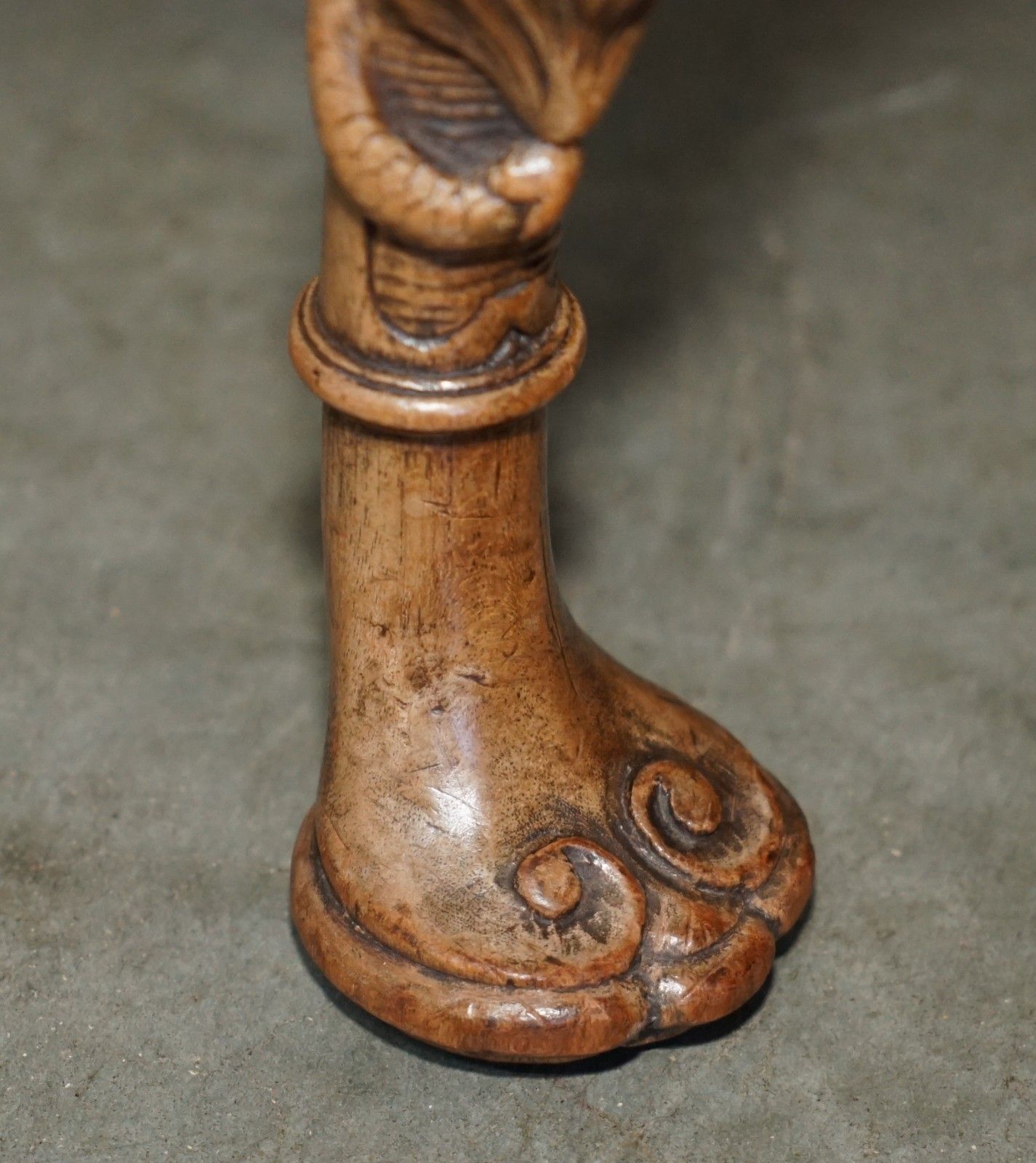 photo furniture Exquisite Antique Victorian Hand Carved Piano Stool Depicting Mermaids