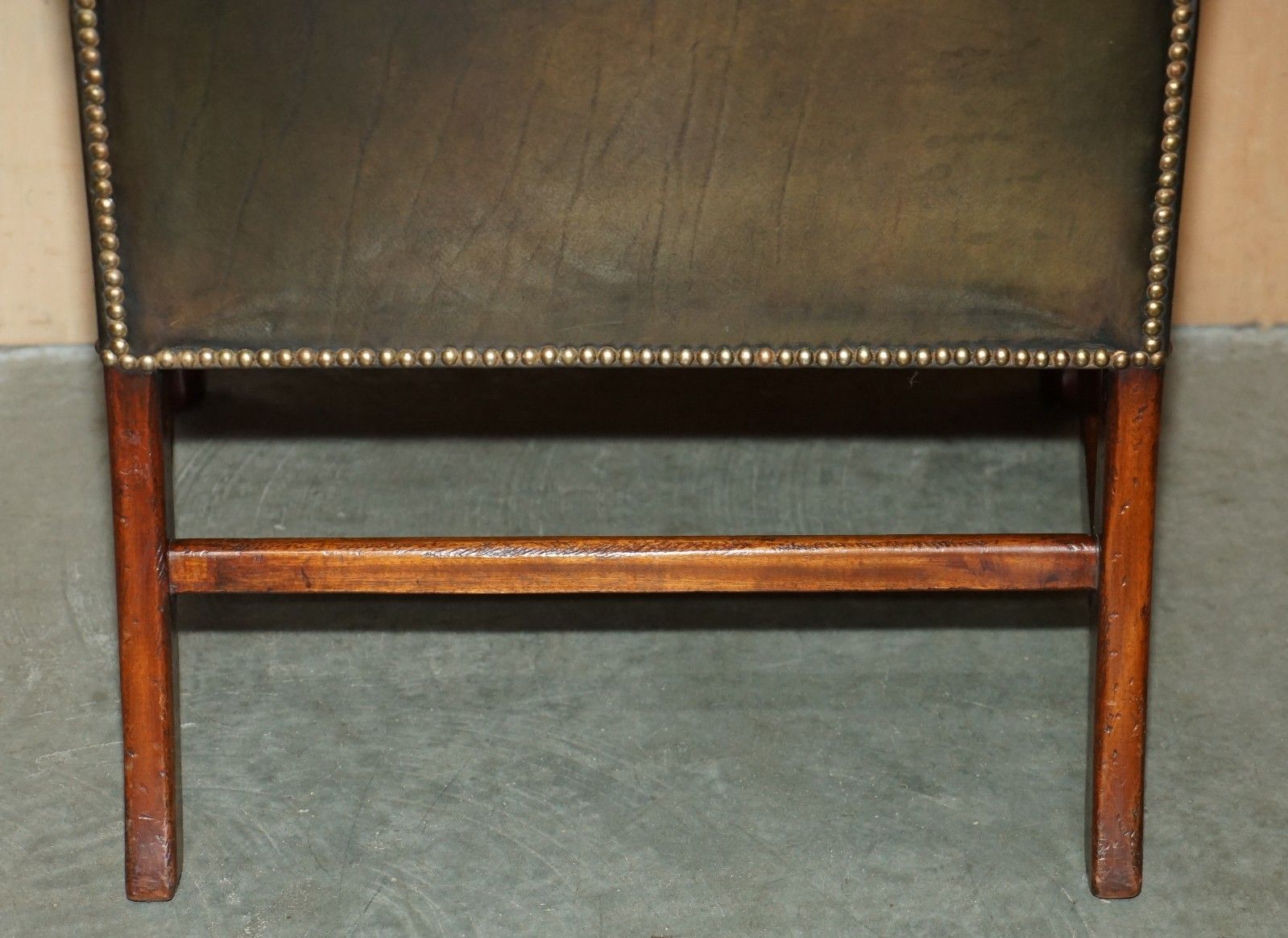 photo vinterior Stunning Antique Victorian Leather Wingback Armchair Thomas Chippendale Buttons