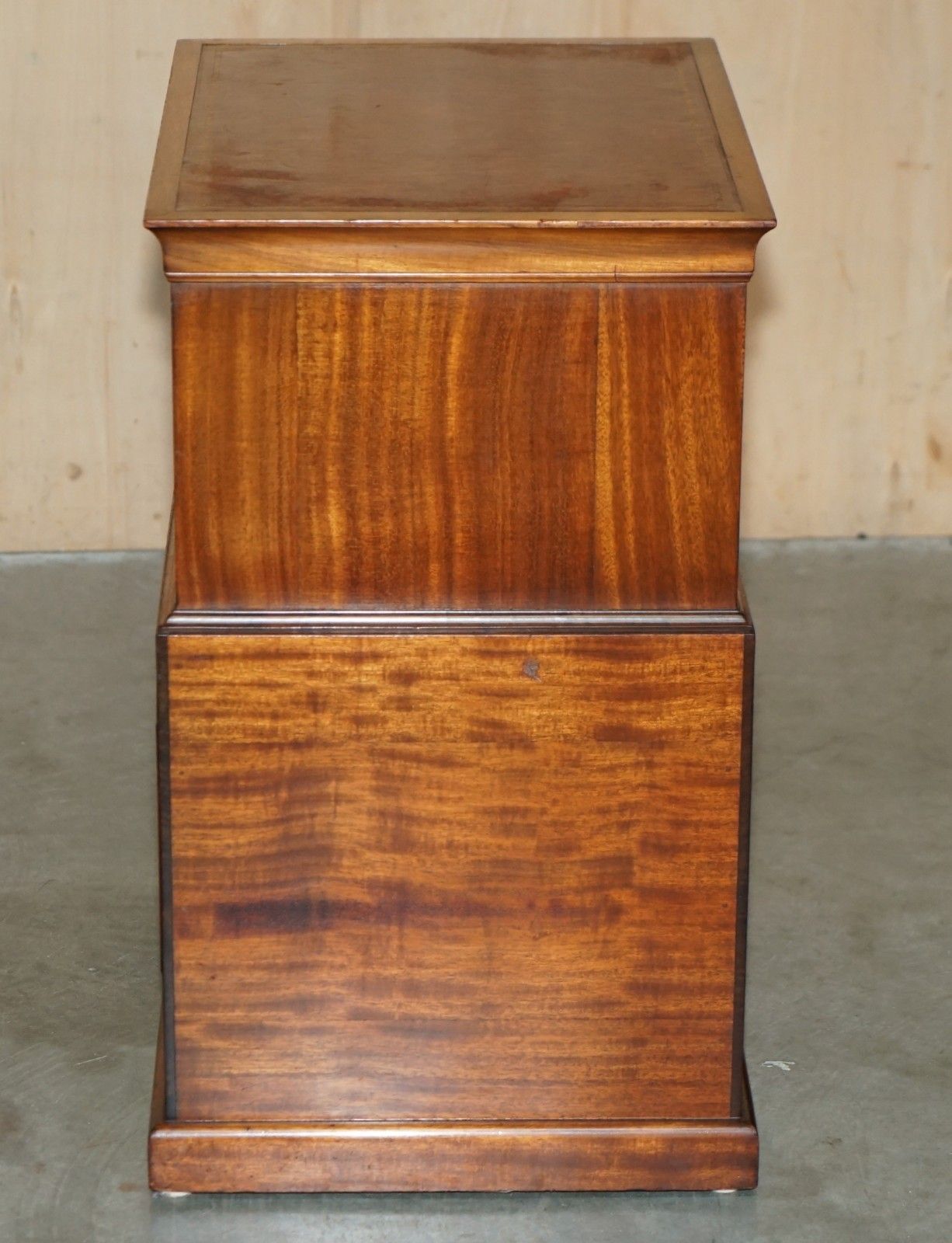 Furniture Exquisite Pair Of Unique Flamed Mahogany & Brown Leather Sliding Book Tables photo