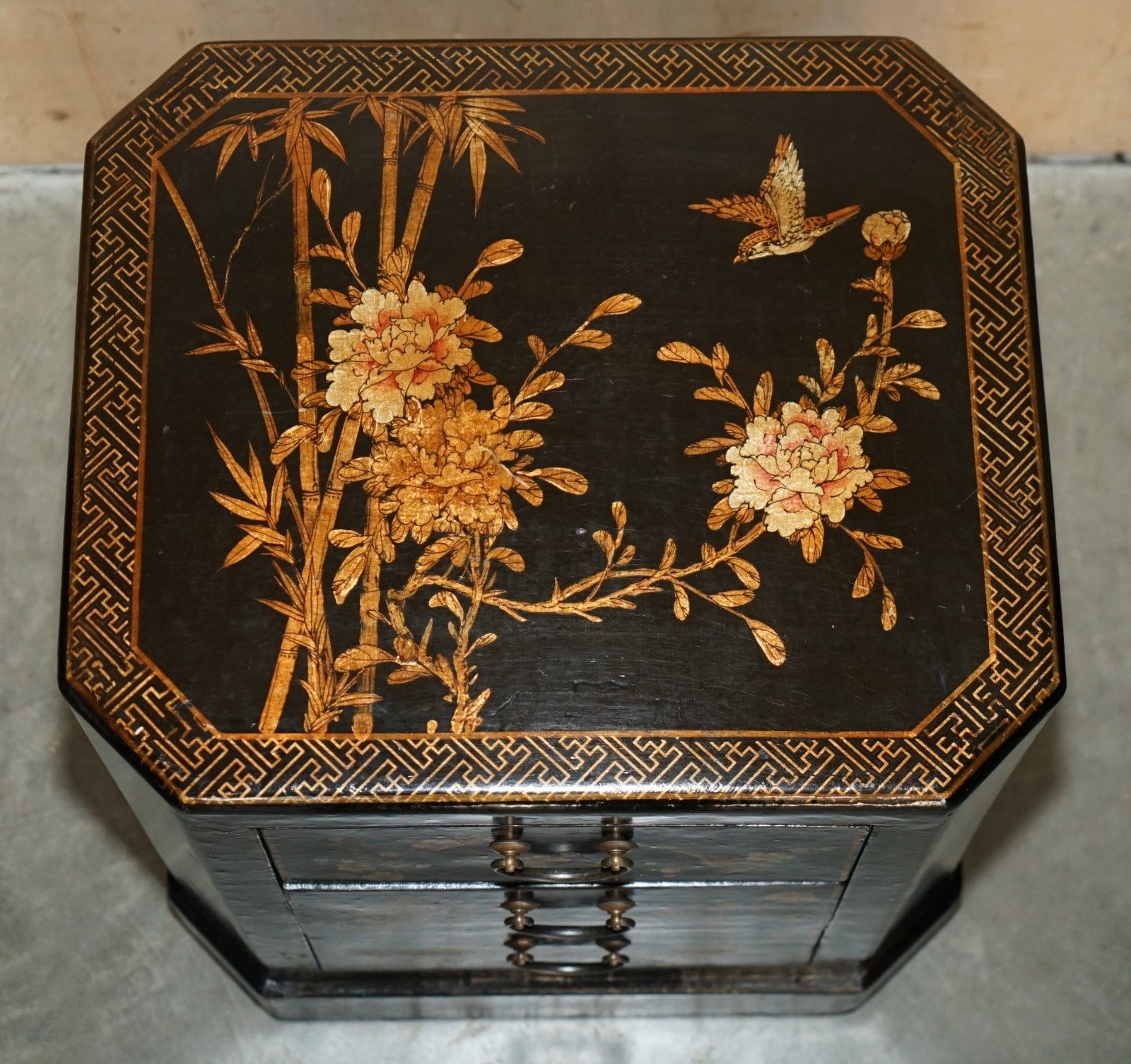 Pair Of Antique Cir 1920 Chinese Chinoiserie Lacquered & Gilt Nightstand Tables photo buy