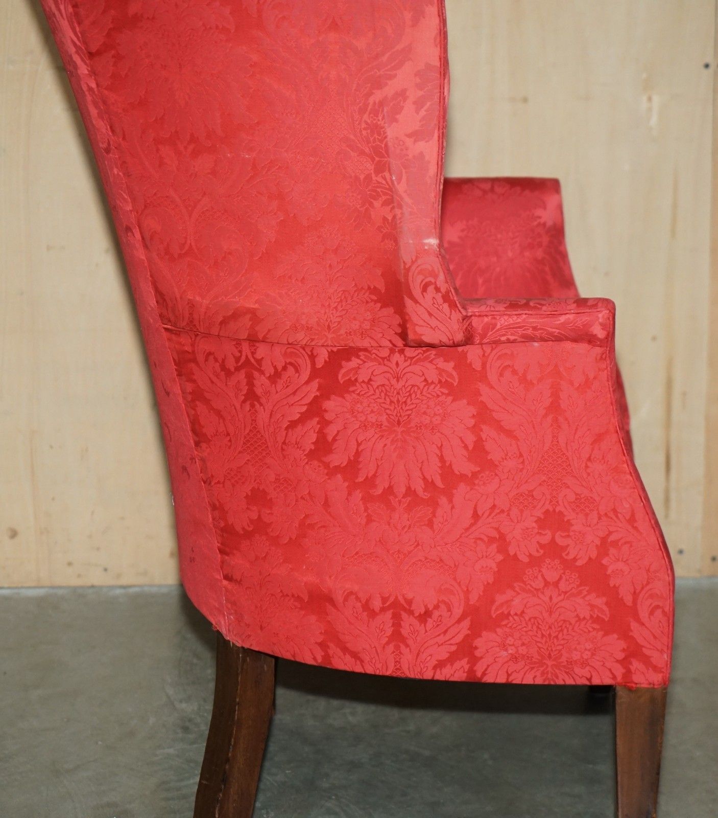 photo vinterior Antique Fluted Back Victorian Circa 1890 Porters Windback Barrel Armchair