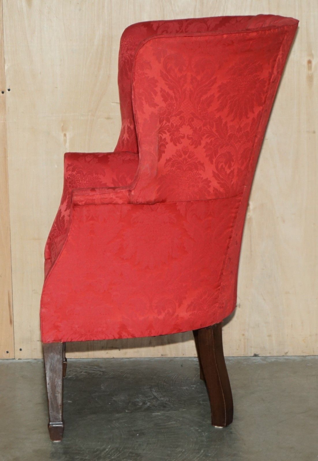 photo vintage Antique Fluted Back Victorian Circa 1890 Porters Windback Barrel Armchair