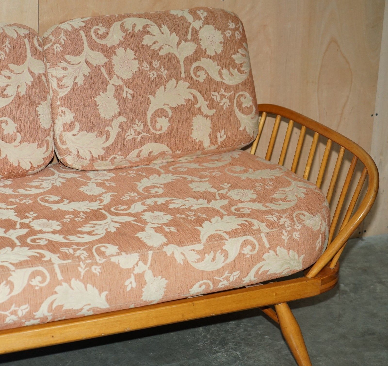Luxury Designer Ercol Windsor Studio 355 Sofa Daybed Blonde Wood Part Of A Suite photo 2750.0