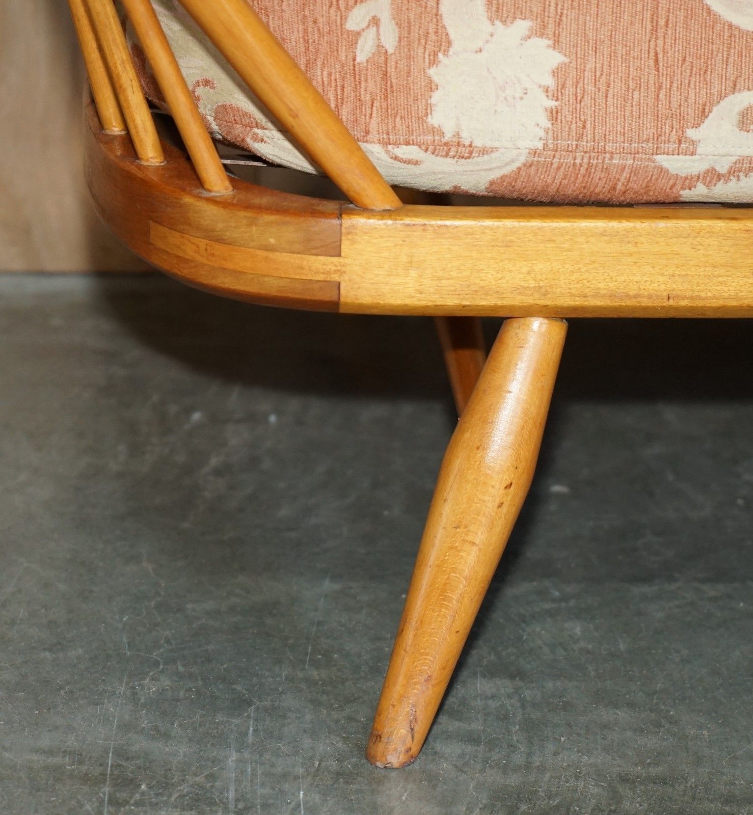 photo for sale Luxury Designer Ercol Windsor Studio 355 Sofa Daybed Blonde Wood Part Of A Suite