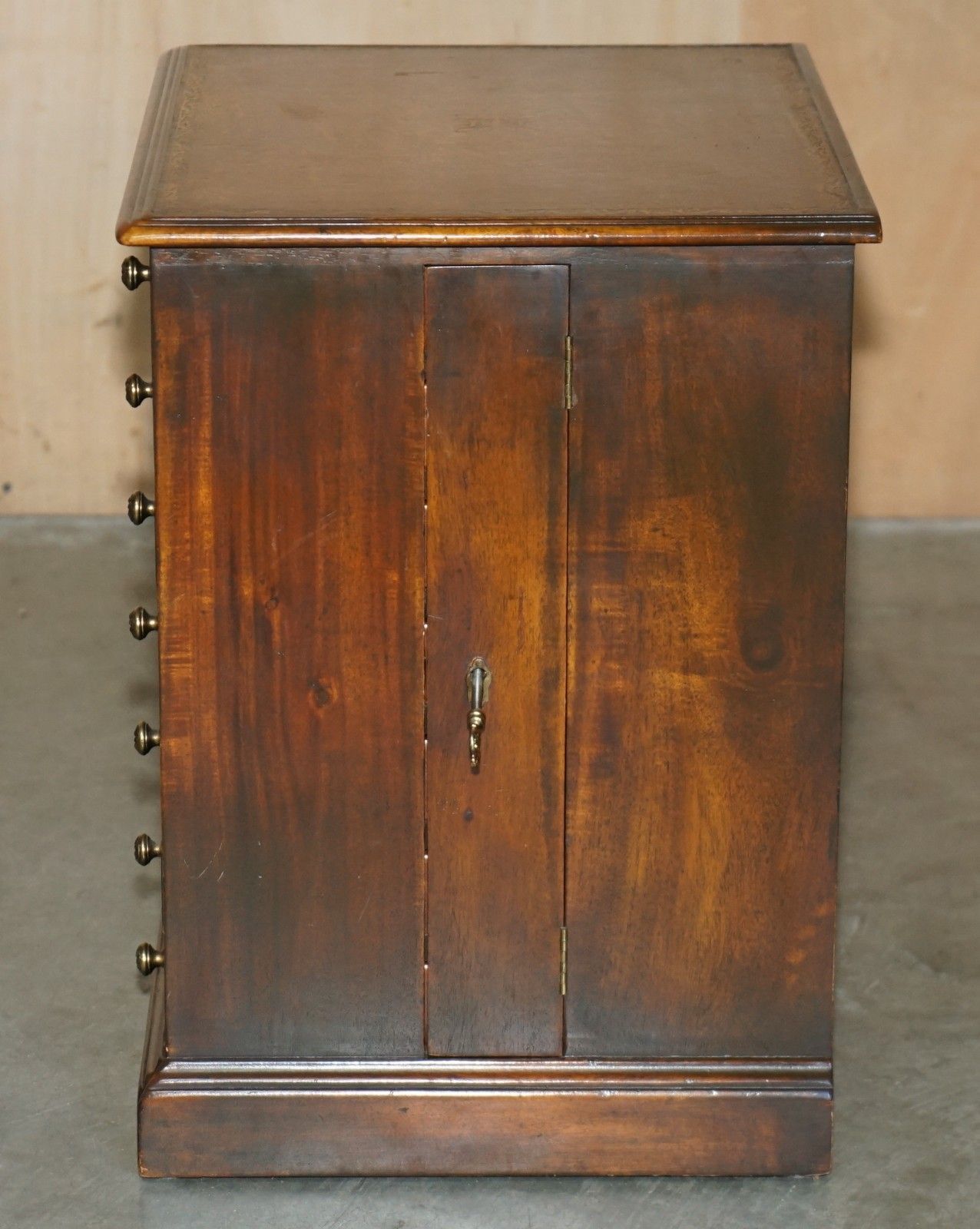 photo furniture Unique Pair Of Lockable Theodore Alexander Nightstand Collectors Drawers Tables