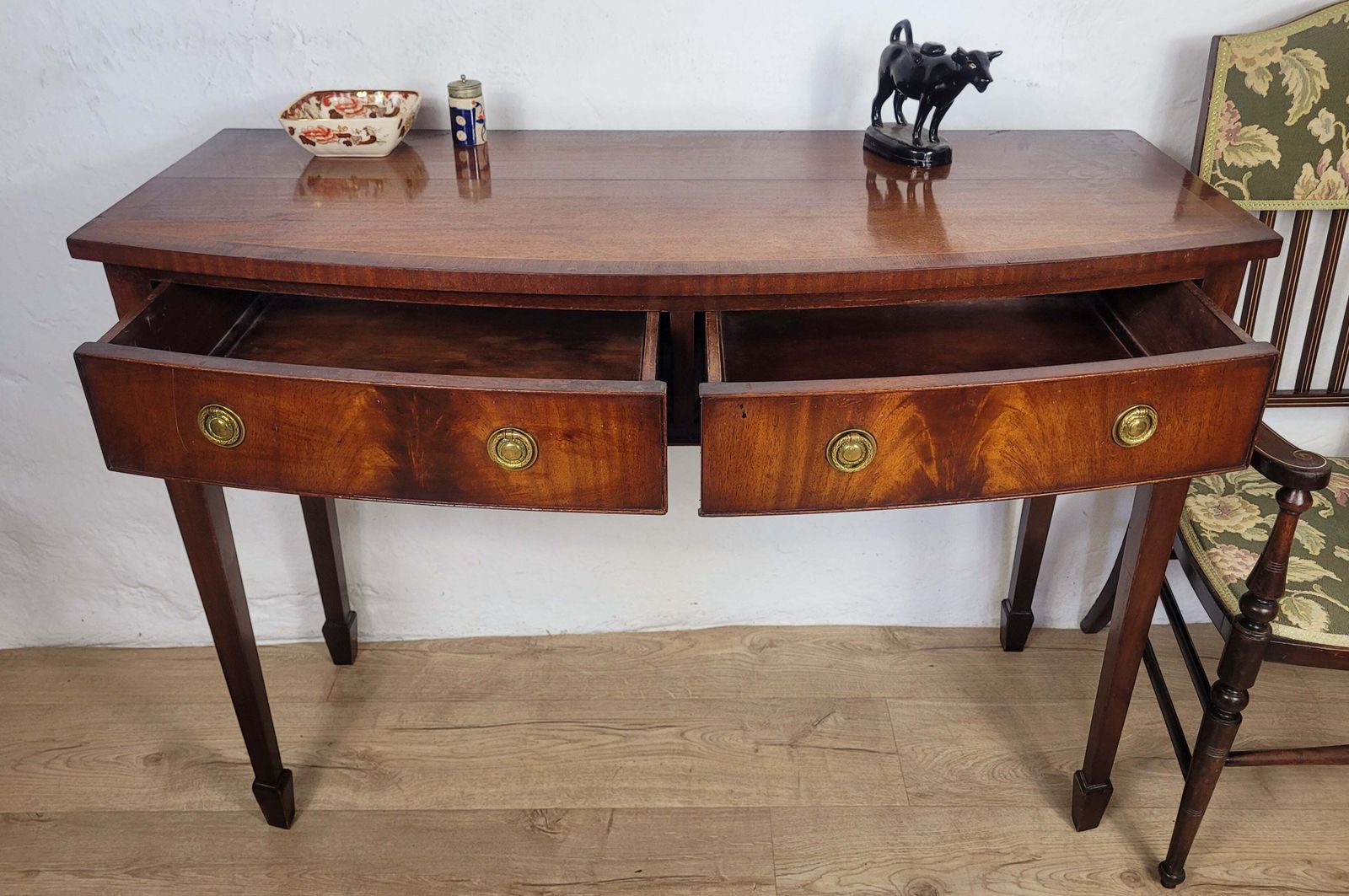 Georgian Style Side Table G.T. Rachstraw Repro 1940s English Delivery Available photo furniture