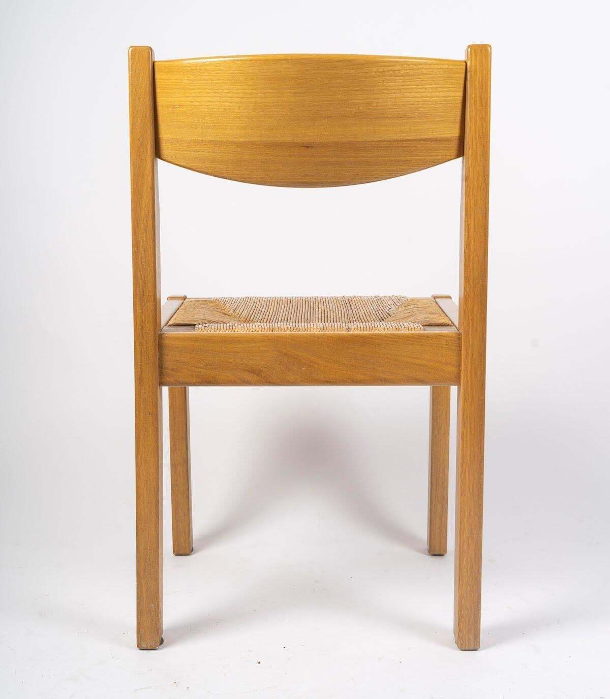 photo vinterior 1960s Pine Desk And Chair, Sleek Design.