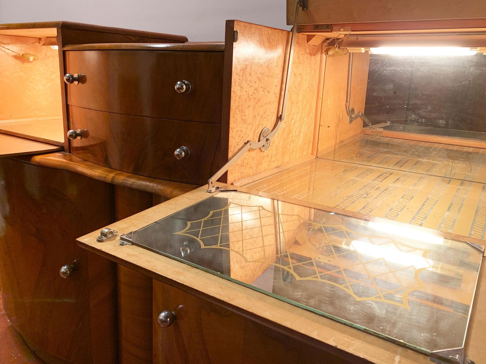 7621.0 Art Deco Figured Wood Sideboard & Twin Mirror Cocktail Cabinet, Circa 1930's photo