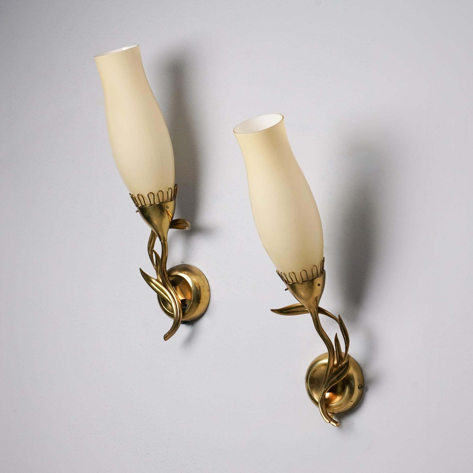 Model 71020 Scandinavian Modern Pair Of Wall Lights, Mauri Almari, Idman Oy photo furniture
