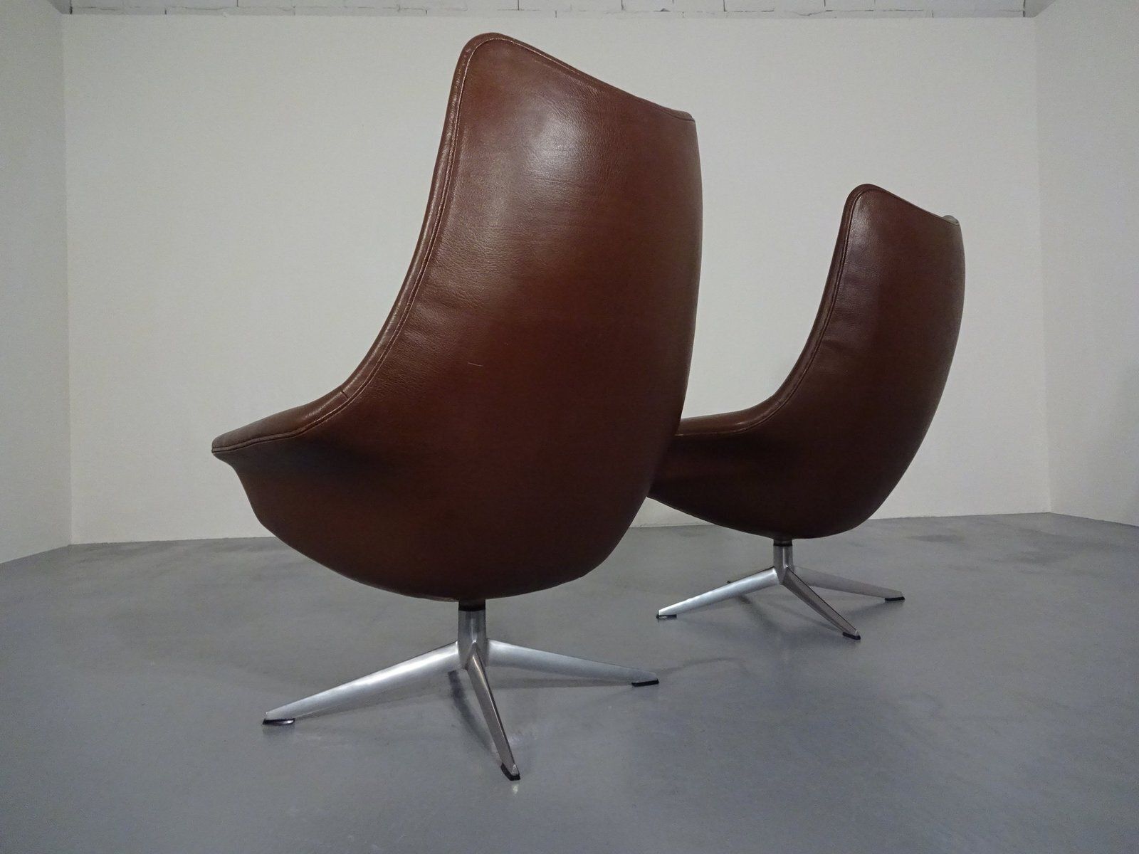 photo furniture Danish Pirouette Swivel Chair In Leather By H. W. Klein For Bramin, 1960s