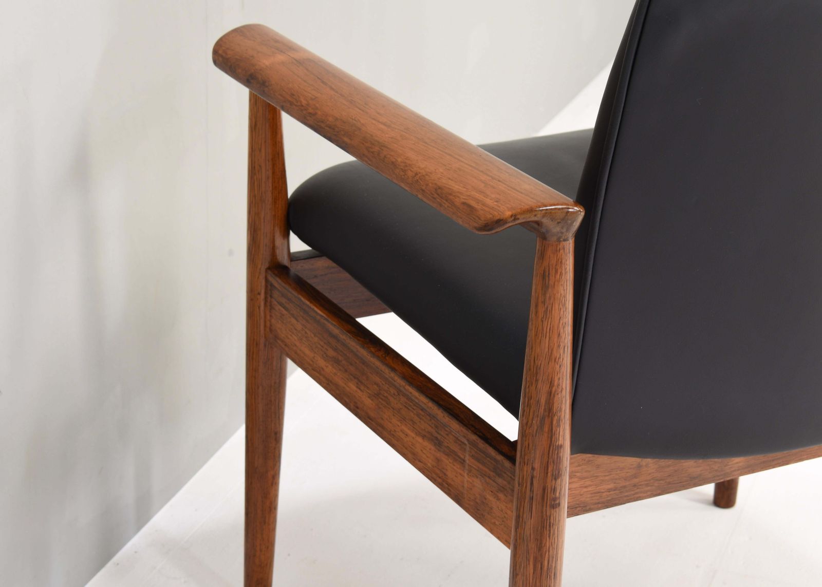 Early Finn Juhl ‘Diplomat’ Chairs Model 209 By France & Son – Denmark, 1955 65 photo vinterior